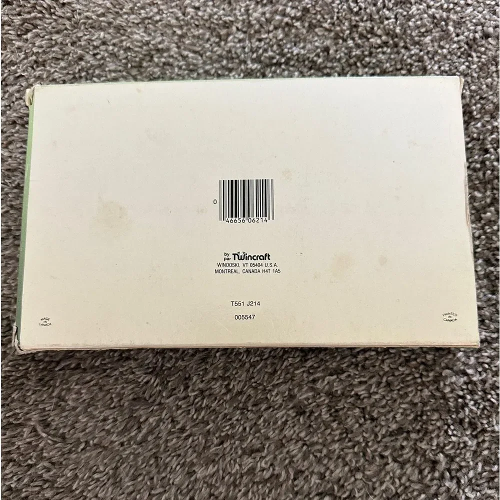 Vintage Twincraft Spring Flowers Daffodil Decal Soap Unused in Original Box Rare